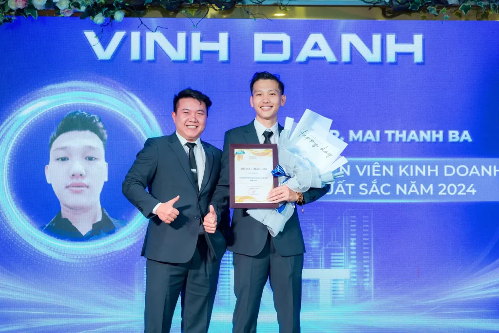 Địa ốc VNT vinh danh CBNV xuất sắc 2024