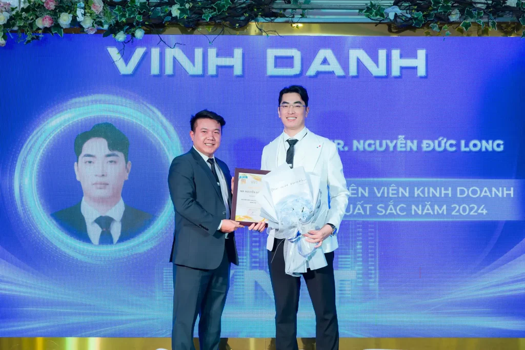 Địa ốc VNT vinh danh CBNV xuất sắc 2024