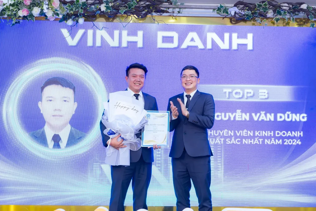 Địa ốc VNT vinh danh CBNV xuất sắc 2024