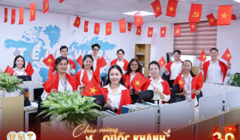 Cán bộ nhân viên các phòng ban chào mừng ngày Quốc Khánh 2/9